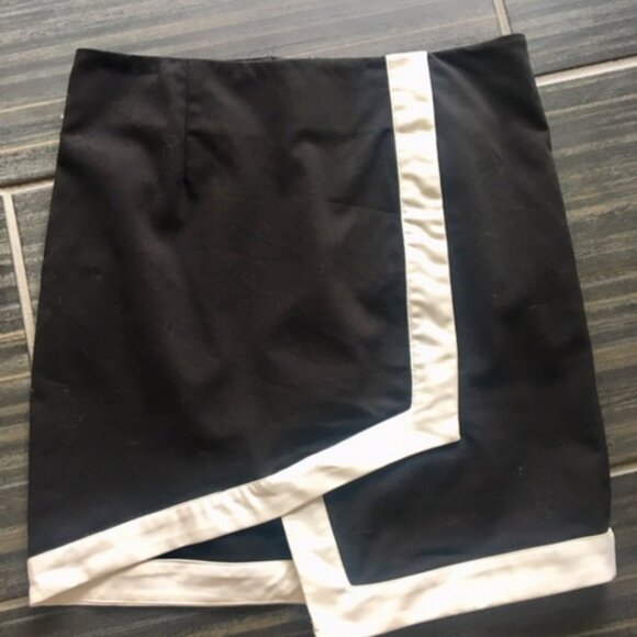 Bardot (Australian) fitted black/white mini skirt with asymetrical hem size 6 - Picture 8 of 13